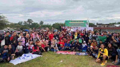 Wujud Persatuan, Ratusan Pemuda Kabupaten Blitar Bagikan Takjil Secara Gotong –  Royong