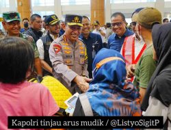 Tinjau Arus Mudik di Bandara Juanda, Kapolri: Mari Wujudkan Mudik Lembaran yang Aman dan Berkesan