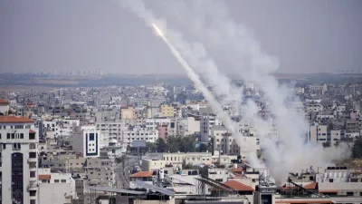 Konfrontasi Gaza Kian Bar-bar, Israel Serbu Lewat Udara, Militan Palestina Kirim Hujan Roket