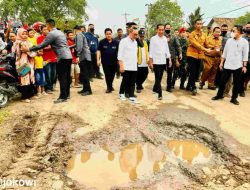 Viral Jalan di Lampung Rusak Parah, Dikunjungi Presiden, Lalu Digelontor Rp 800 M