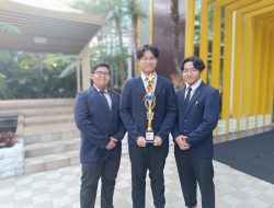 Raih Juara 1 Debat Bahasa Inggris, Santri Thursina IIBS Melenggang ke FLS2N 2023 Tingkat Provinsi 