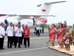 Tingkatkan potensi wisata, Presiden resmikan salah satu bandara terluar Tanah Air