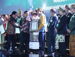Pj. Wali Kota Malang Terima Dua Penghargaan Swasti Saba Wiwerda dan Sanitasi Total Berbasis Masyarakat
