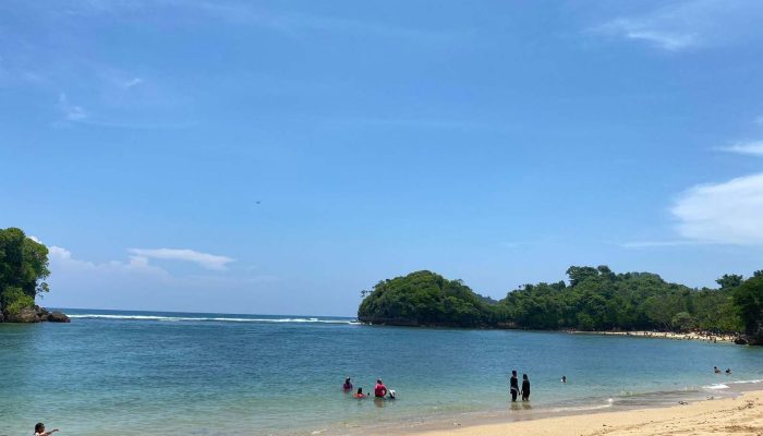 Jelajah Pantai Kondang Merak Malang Selatan
