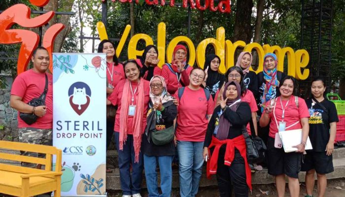 Di Area Velodrome, Anggota PKDI Malang Edukasi dan Sosialisasikan Steril Kucing Domestik