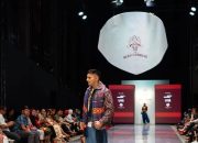 Aktor Rasheed Ali Tampil di Catwalk, Meriahkan Acara 25 Tahun Perjalanan Desainer Merdi Sihombing