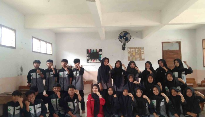 Kesadaran Bahaya Bullying Disosialisasikan kepada Siswa SMP As-Sarqowi